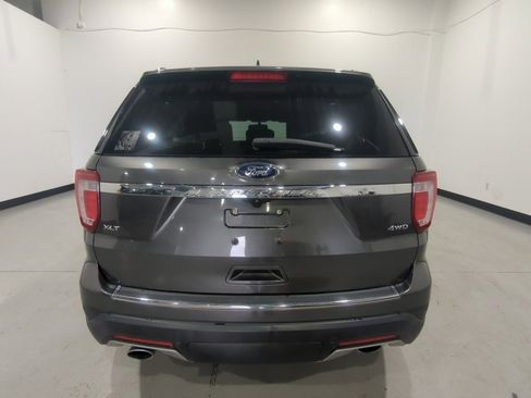 Used 2018 Ford Explorer XLT w/ Equipment Group 202A image 7