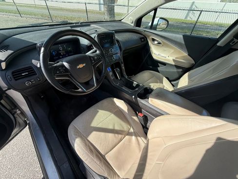 Used 2011 Chevrolet Volt Premium w/ Premium Trim Package image 11