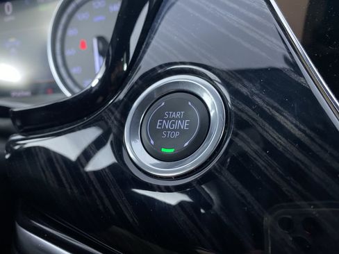 Certified 2025 Cadillac XT6 Premium Luxury w/ Technology Package image 8