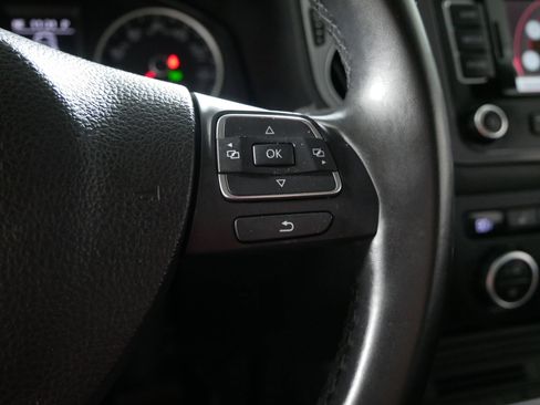 Used 2014 Volkswagen Tiguan SEL image 29