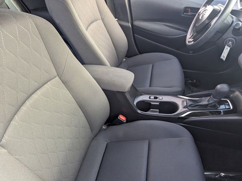 Used 2025 Toyota Corolla LE image 11