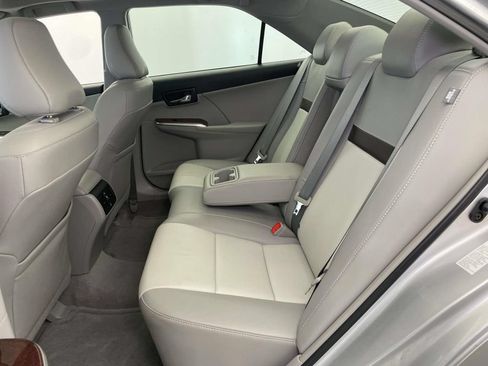 Used 2012 Toyota Camry XLE w/ Leather Pkg FWD image 17