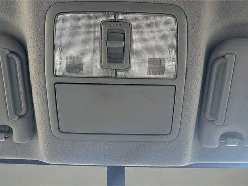 Used 2011 Toyota RAV4 4WD image 27