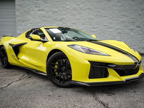 Used 2023 Chevrolet Corvette Z06 w/ LPO, Roadside Safety Package RWD image 8