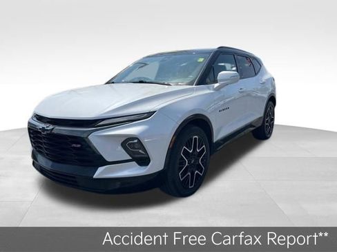 Used 2023 Chevrolet Blazer RS w/ Enhanced Convenience Package AWD/4WD image 3
