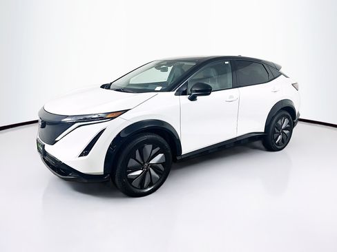 Used 2024 Nissan Ariya AWD image 3