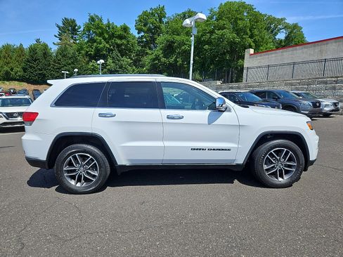 Used 2018 Jeep Grand Cherokee Limited AWD/4WD image 7