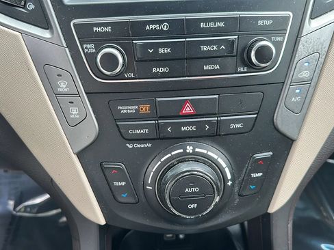 Used 2018 Hyundai Santa Fe Sport FWD image 35