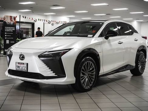 Certified 2024 Lexus RZ 300e Premium w/ Accessory Package (2T) FWD image 3