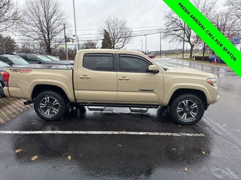 Used 2017 Toyota Tacoma image 6