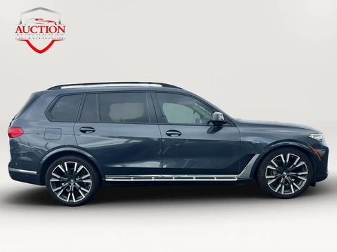 Used 2020 BMW X7 xDrive40i w/ Premium Package AWD/4WD image 4