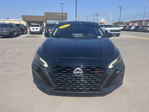 Used 2023 Nissan Altima 2.0 SR FWD image 8