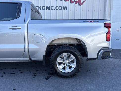 Used 2021 Chevrolet Silverado 1500 LT image 2