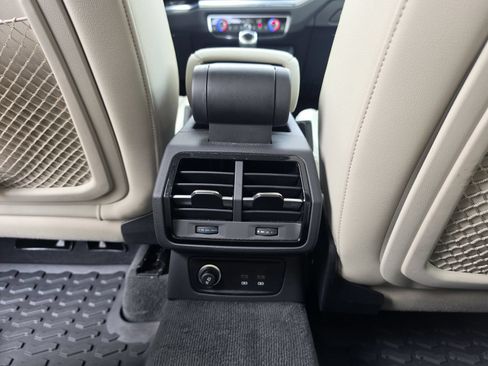 Used 2020 Audi Q3 2.0T Premium Plus AWD/4WD image 22