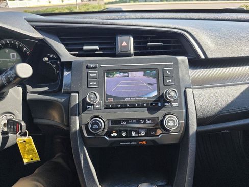 Used 2018 Honda Civic Sport image 21