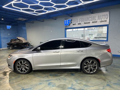 Used 2015 Chrysler 200 S image 16
