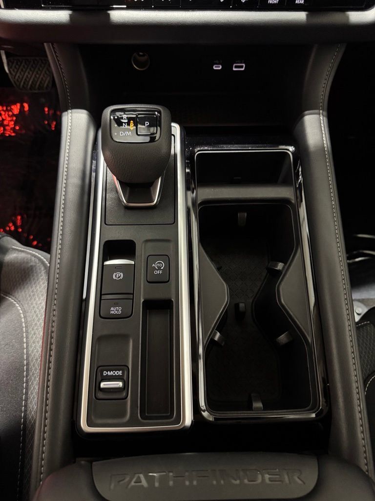 Used 2023 Nissan Pathfinder SV FWD image 18