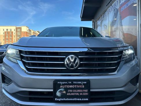 Used 2020 Volkswagen Passat 2.0T SE image 8