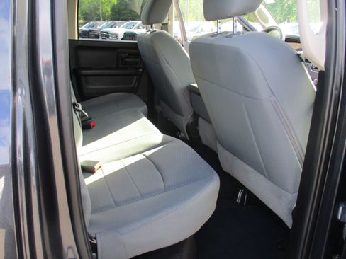 Used 2019 RAM 1500 Express w/ Express Value Package AWD/4WD image 13