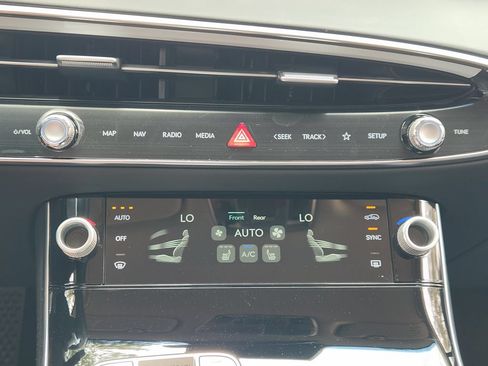 New 2026 Genesis GV70 2.5T AWD/4WD image 14