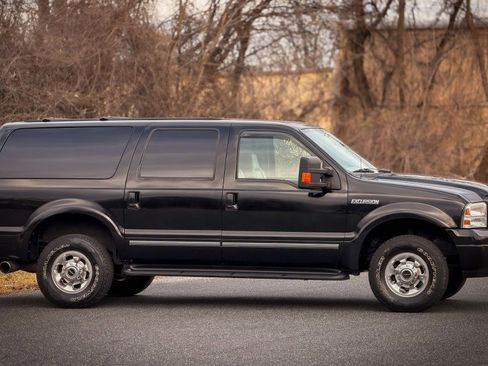 Used 2005 Ford Excursion Limited image 12