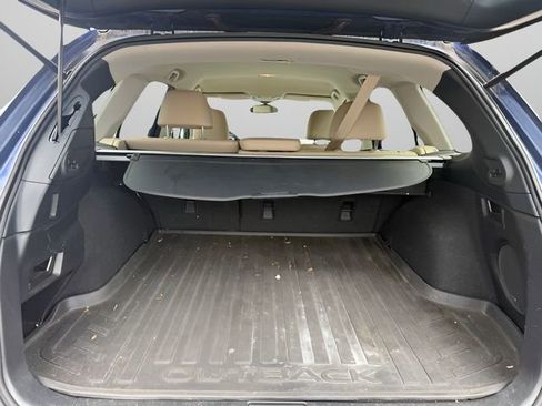 Used 2016 Subaru Outback 2.5i Limited AWD/4WD image 9