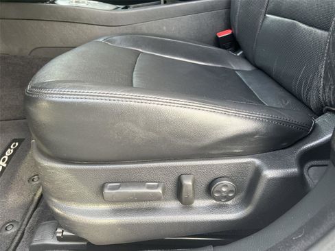 Used 2014 Hyundai Genesis 3.8 image 11