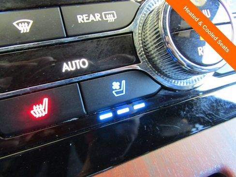 Used 2023 Lincoln Navigator Reserve AWD/4WD image 17