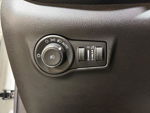 Certified 2022 Jeep Compass Latitude AWD/4WD image 18