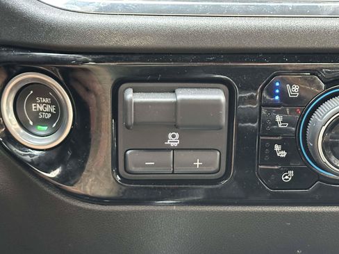 Used 2024 Chevrolet Silverado 1500 High Country AWD/4WD image 22