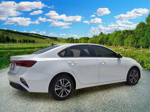 Used 2024 Kia Forte LXS w/ LXS Technology Package FWD image 6