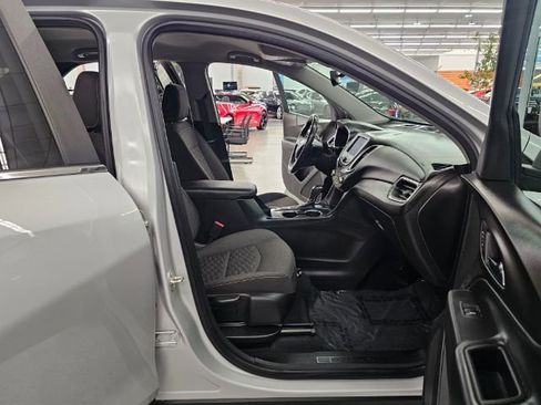 Used 2021 Chevrolet Equinox LT w/ Driver Convenience Package image 31
