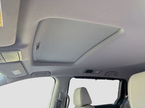 Used 2023 Honda Odyssey EX-L image 21