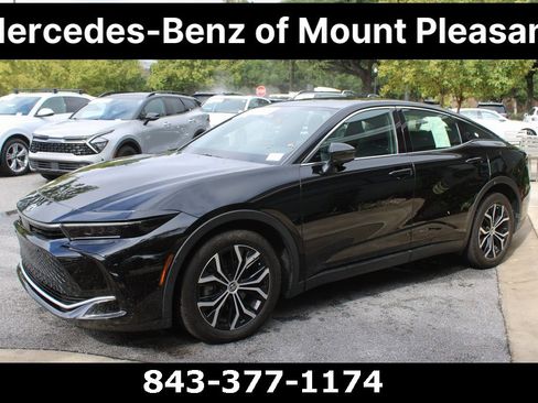 Used 2023 Toyota Crown Limited image 12