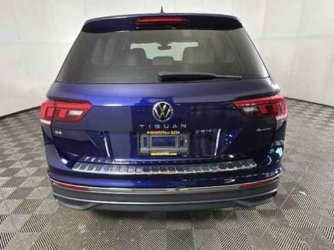 Used 2023 Volkswagen Tiguan SE AWD/4WD image 3