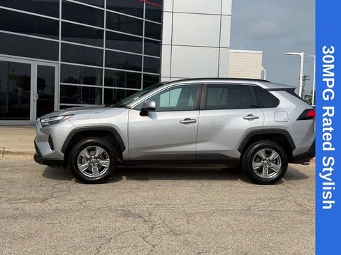 Used 2024 Toyota RAV4 XLE FWD image 6