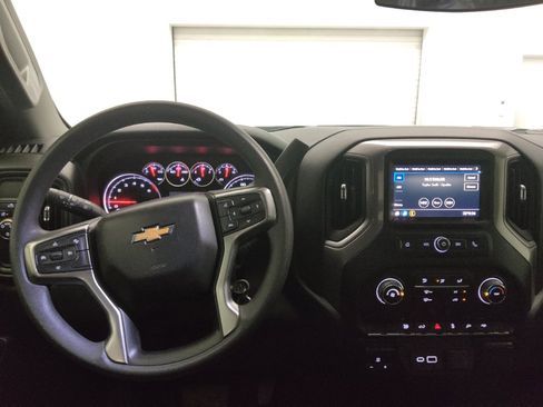 Used 2022 Chevrolet Silverado 2500 Custom w/ Custom Convenience Package RWD image 22