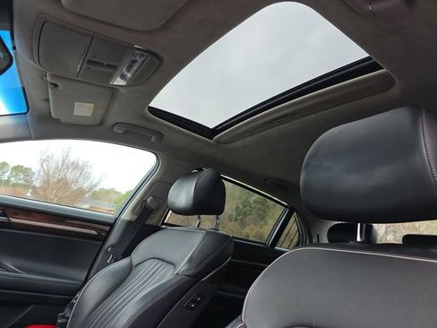 Used 2017 Genesis G90 3.3T Premium image 44