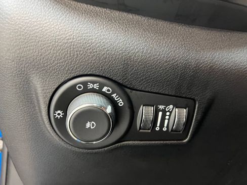 Used 2024 Jeep Compass Trailhawk AWD/4WD image 18