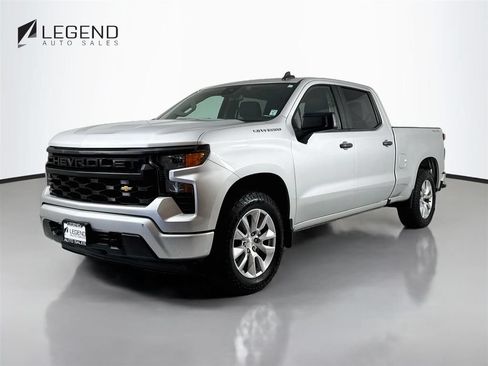 Used 2022 Chevrolet Silverado 1500 Custom AWD/4WD image 1