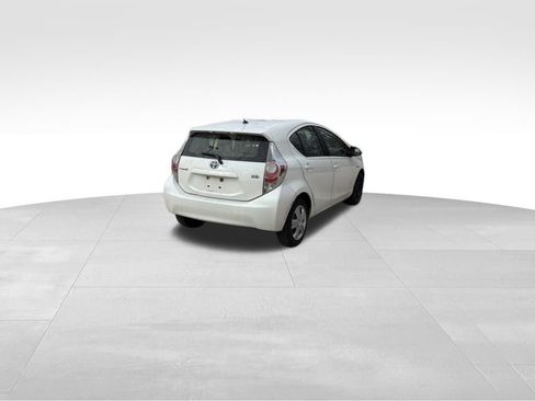 Used 2014 Toyota Prius C Two image 5