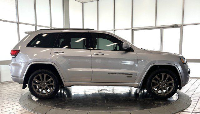Used 2017 Jeep Grand Cherokee Limited 75th Anniversary AWD/4WD image 8