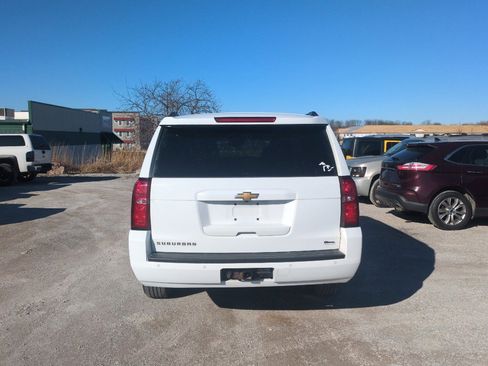 Used 2017 Chevrolet Suburban LT image 7