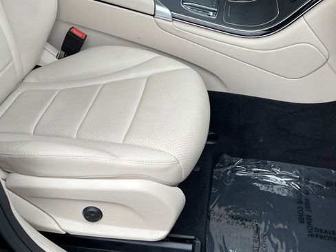 Used 2021 Mercedes-Benz GLC 300 4MATIC image 27