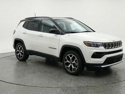 Used 2025 Jeep Compass Limited AWD/4WD image 1