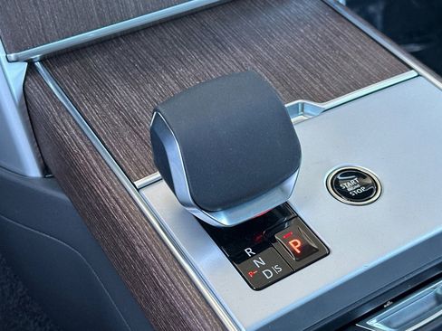 New 2026 Land Rover Range Rover Long Wheelbase SE image 21