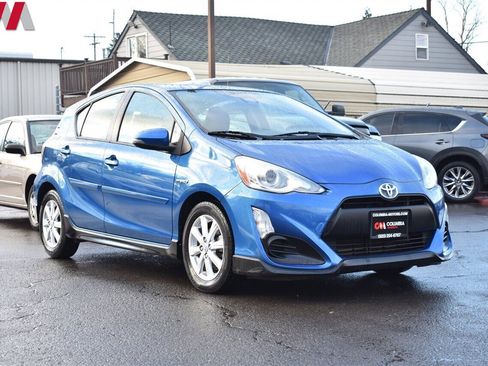 Used 2017 Toyota Prius C One image 1