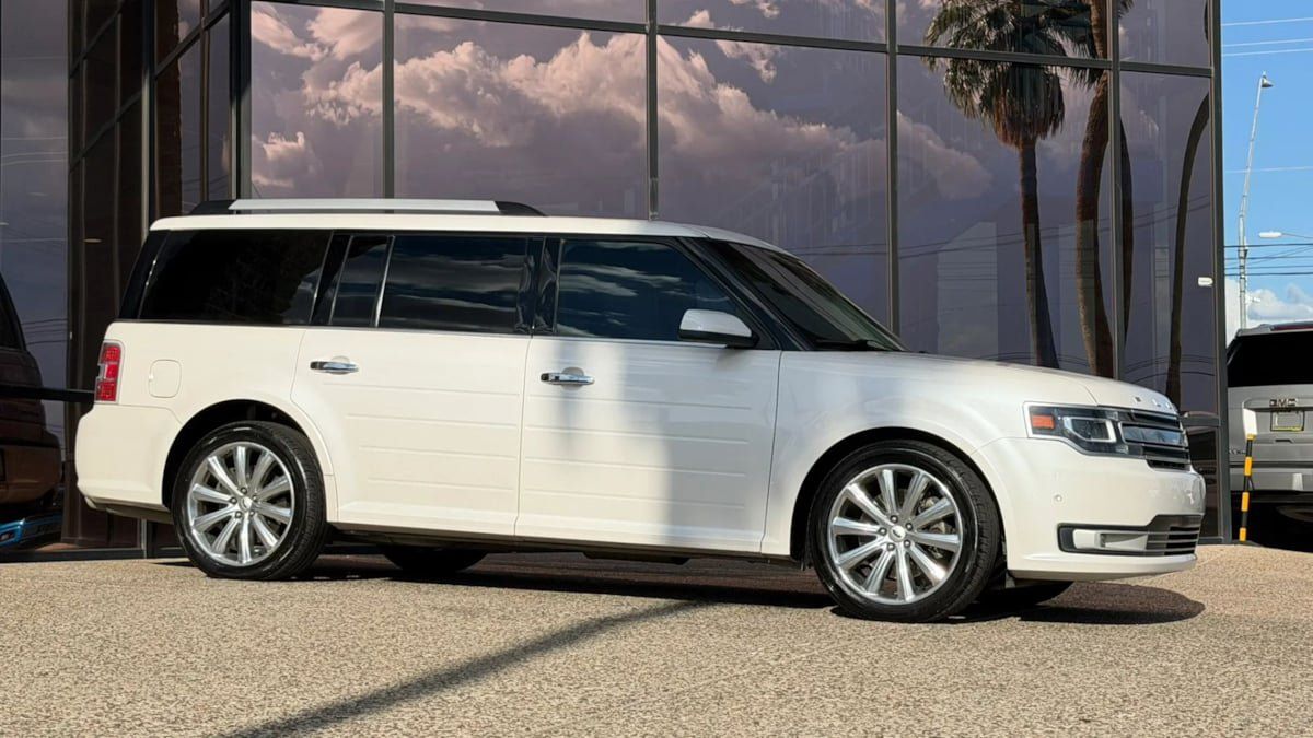 Used 2018 Ford Flex Limited w/ Equipment Group 303A AWD/4WD image 18