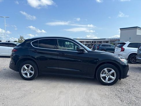 Used 2019 Alfa Romeo Stelvio AWD image 4
