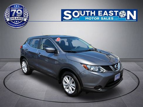 Used 2017 Nissan Rogue Sport S w/ S Appearance Package FWD image 2